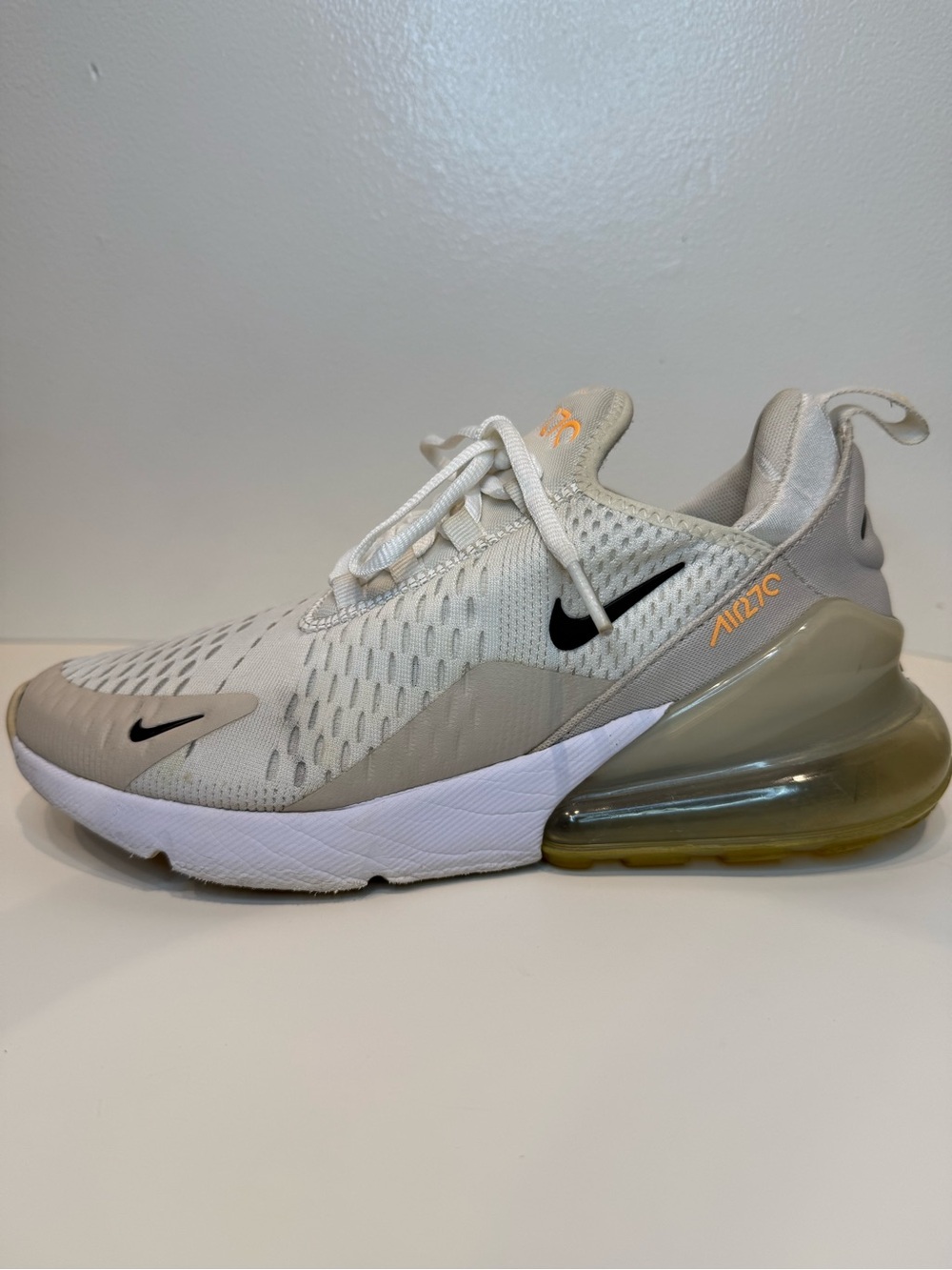 Nike Air Max 270 Women's White Beige Desert Sand Running Shoes Size 7.5